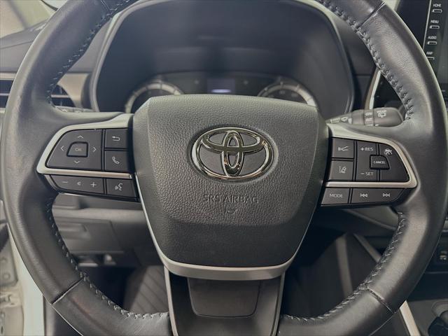 used 2022 Toyota Highlander car, priced at $34,000