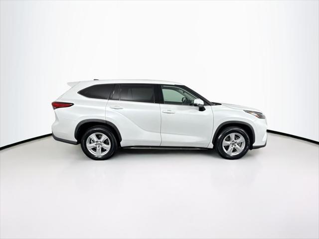 used 2022 Toyota Highlander car, priced at $34,000
