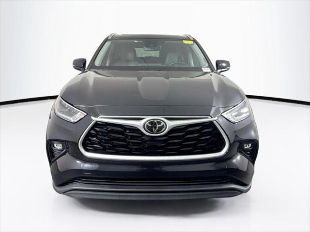 used 2021 Toyota Highlander car, priced at $30,000