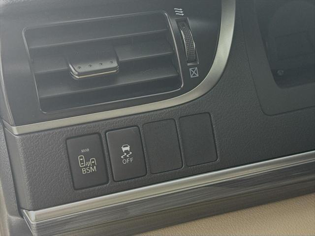 used 2012 Toyota Camry Hybrid car, priced at $13,500