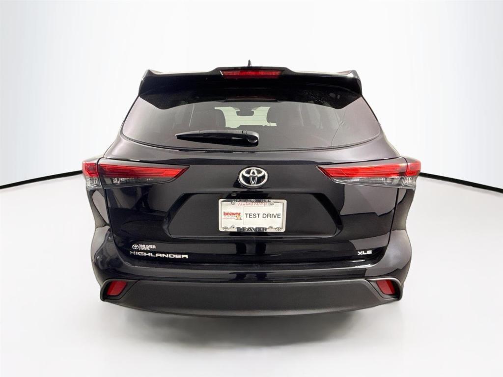 used 2023 Toyota Highlander car, priced at $39,000