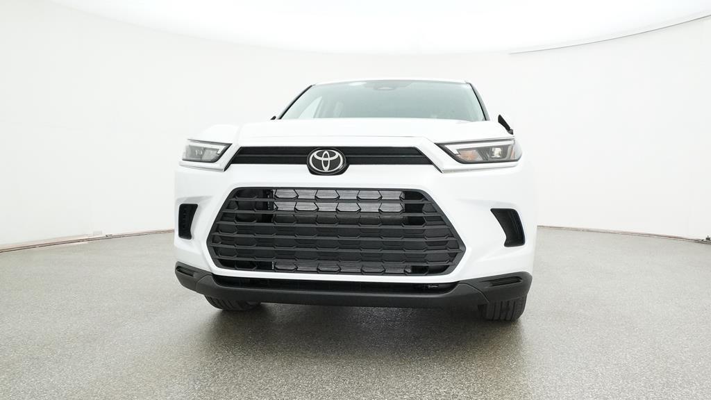 new 2025 Toyota Highlander car, priced at $44,162