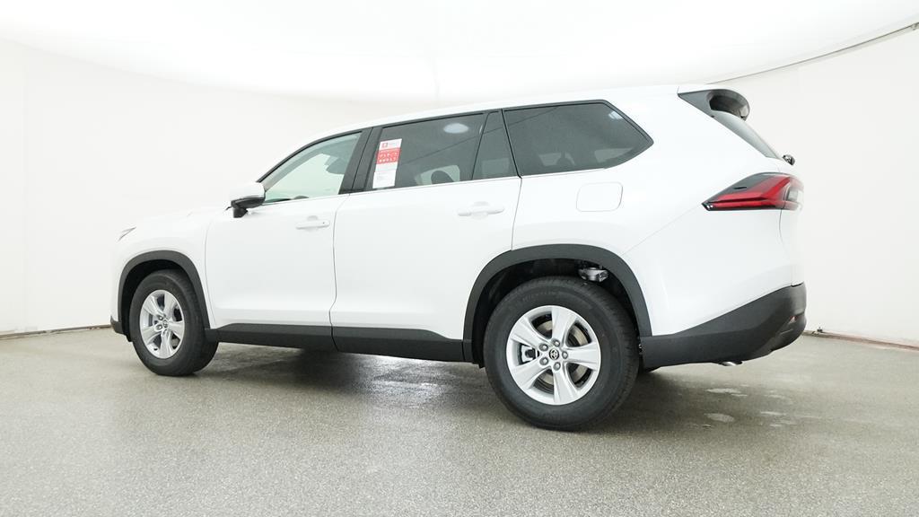 new 2025 Toyota Highlander car, priced at $44,162