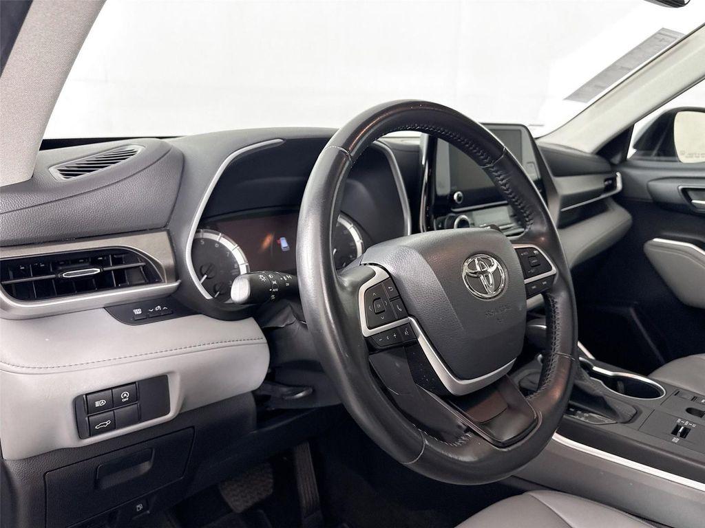 used 2023 Toyota Highlander car, priced at $40,000