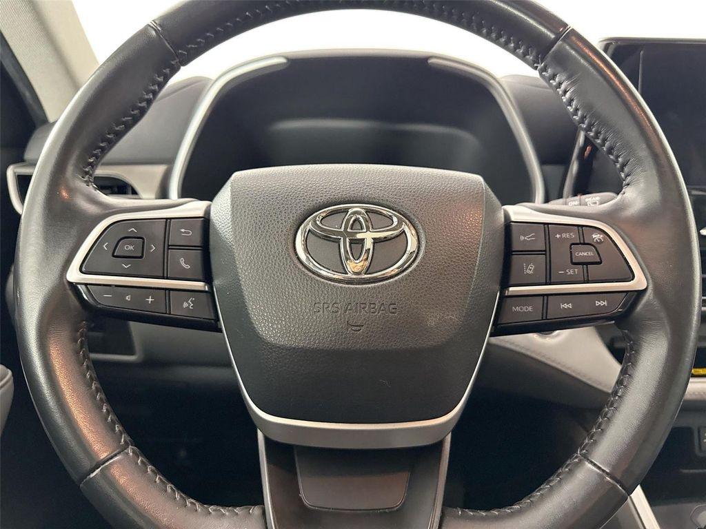 used 2023 Toyota Highlander car, priced at $40,000