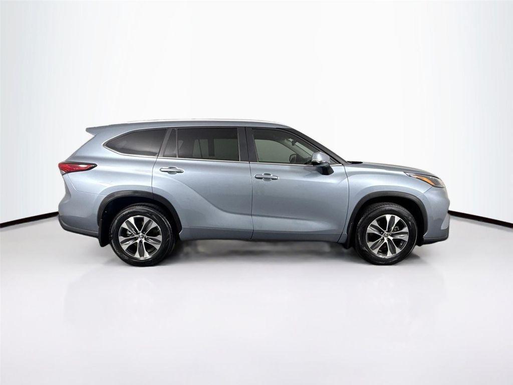 used 2023 Toyota Highlander car, priced at $40,000