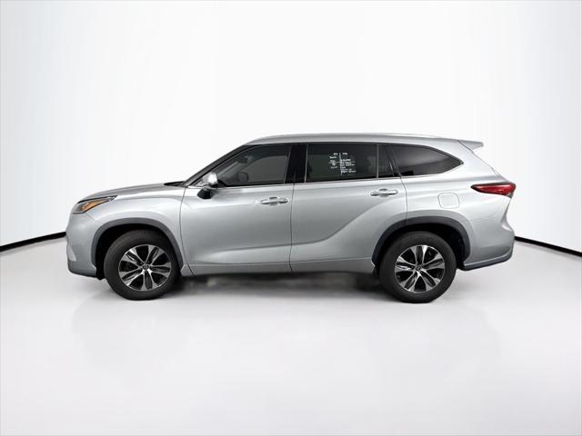 used 2020 Toyota Highlander car, priced at $32,000