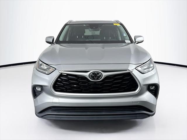 used 2020 Toyota Highlander car, priced at $32,000