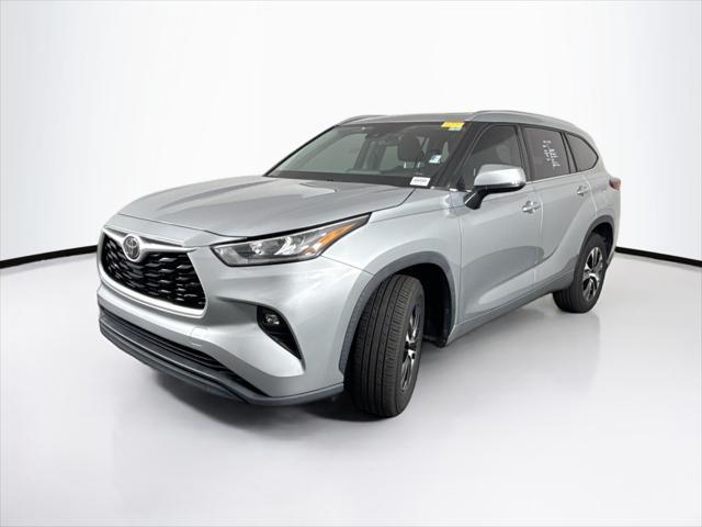used 2020 Toyota Highlander car, priced at $32,000
