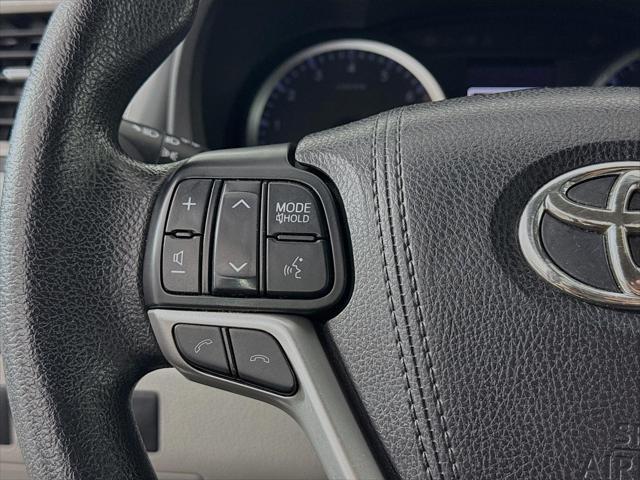 used 2018 Toyota Highlander car, priced at $21,500