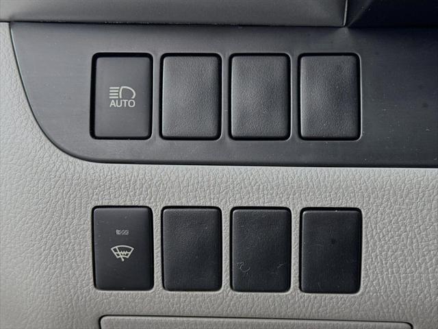 used 2018 Toyota Highlander car, priced at $21,500