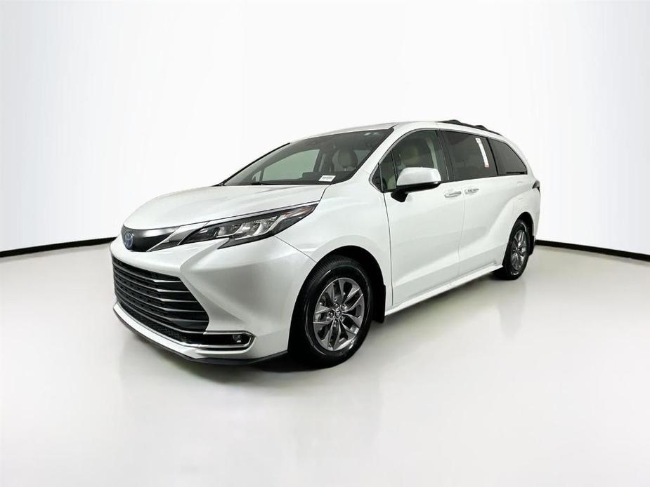 used 2022 Toyota Sienna car, priced at $44,200