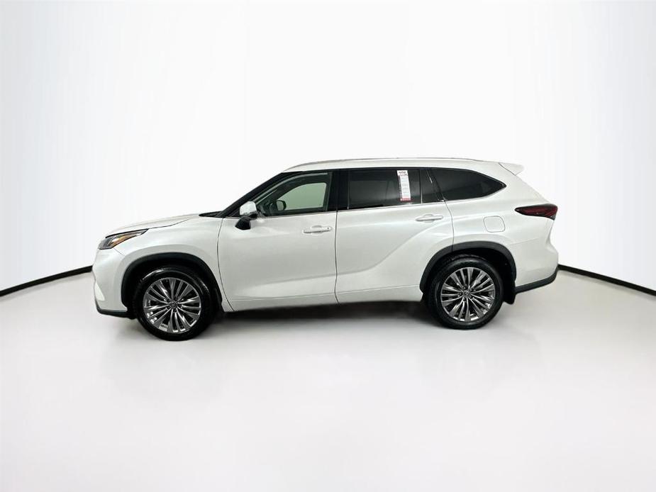 used 2024 Toyota Highlander car, priced at $53,994