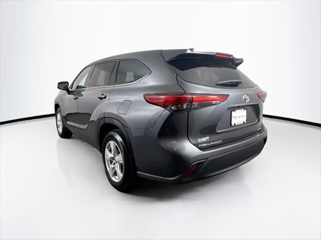 used 2022 Toyota Highlander car, priced at $32,000