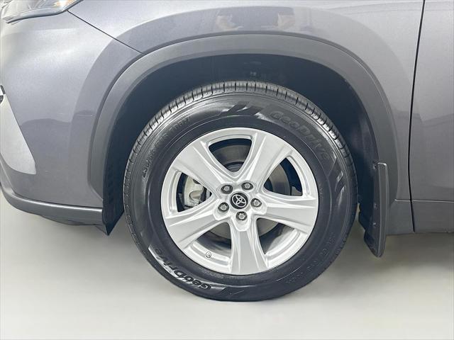 used 2022 Toyota Highlander car, priced at $32,000