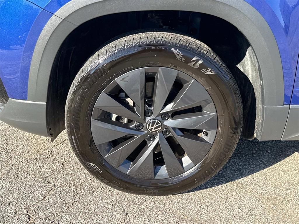 used 2022 Volkswagen Taos car