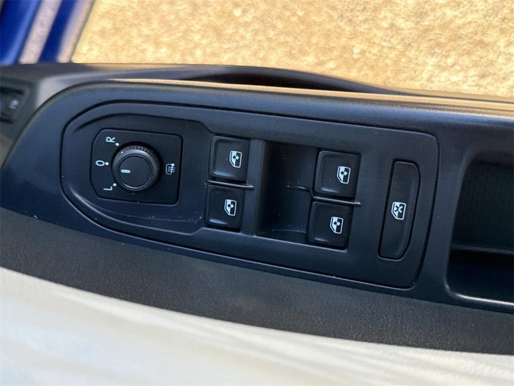 used 2022 Volkswagen Taos car