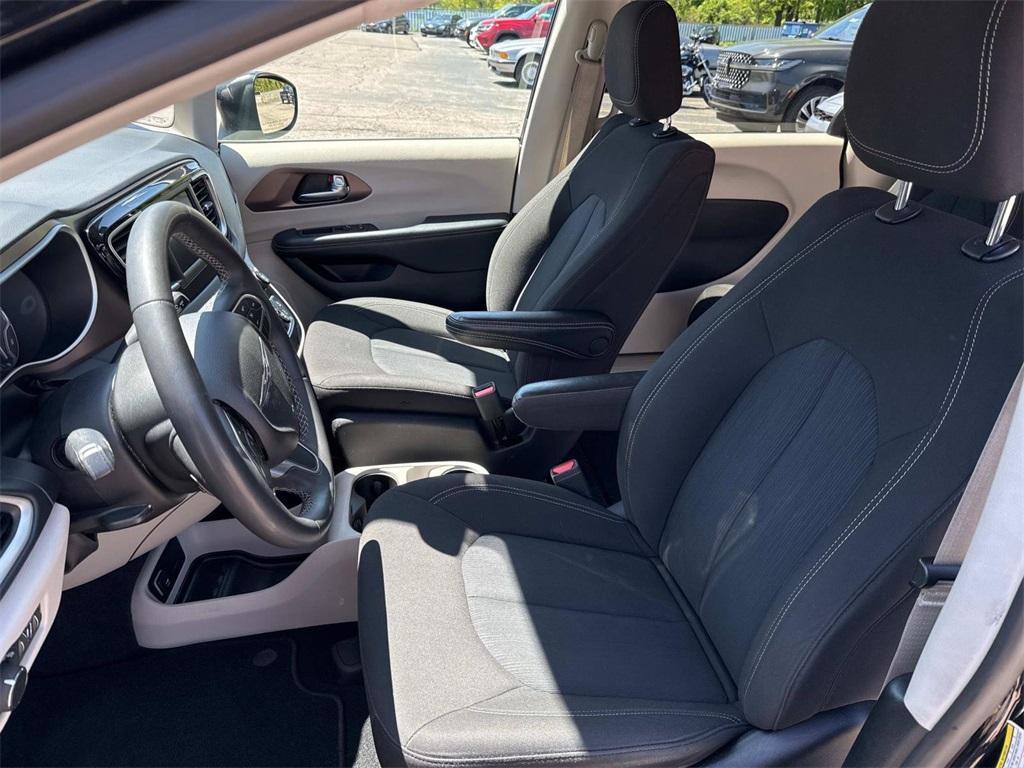 used 2023 Chrysler Voyager car