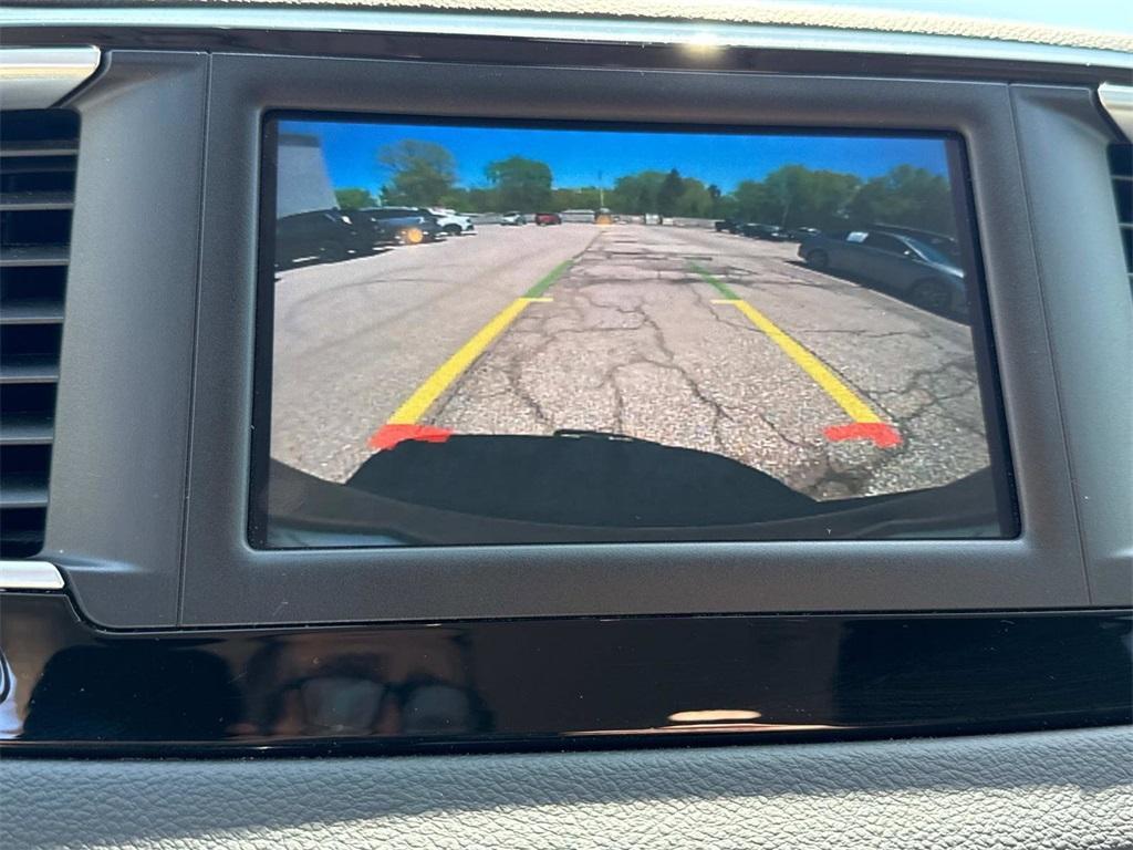used 2023 Chrysler Voyager car