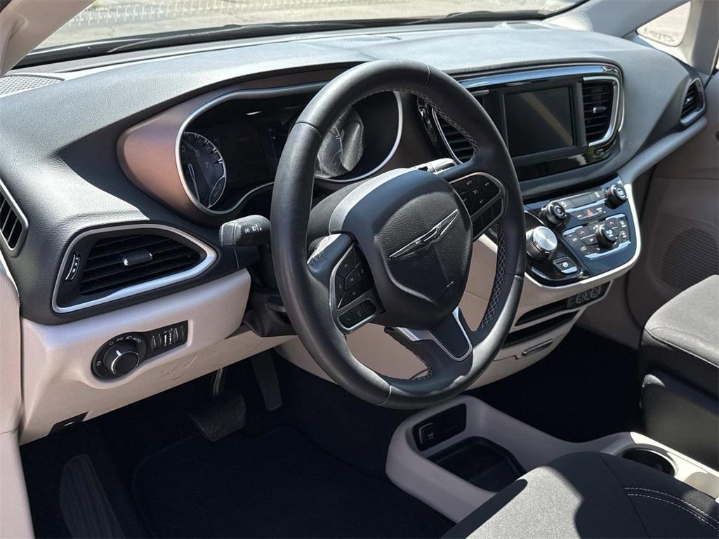 used 2023 Chrysler Voyager car