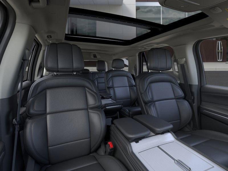 new 2025 Lincoln Navigator car, priced at $105,715