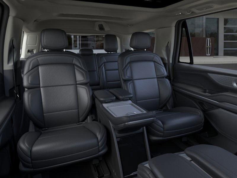 new 2025 Lincoln Navigator car, priced at $105,715