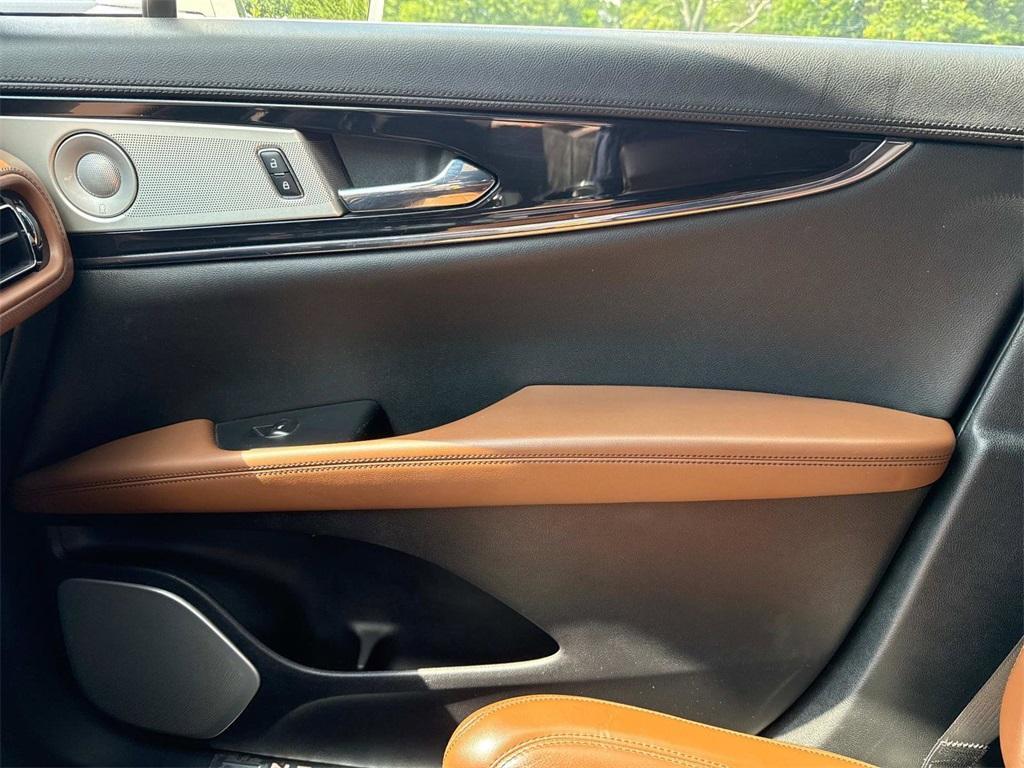 used 2021 Lincoln Nautilus car, priced at $36,433