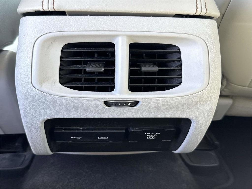 used 2019 Jeep Cherokee car