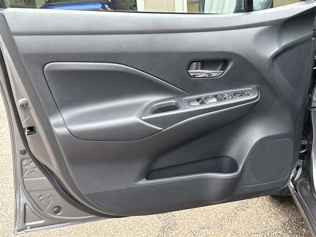 used 2023 Nissan Versa car