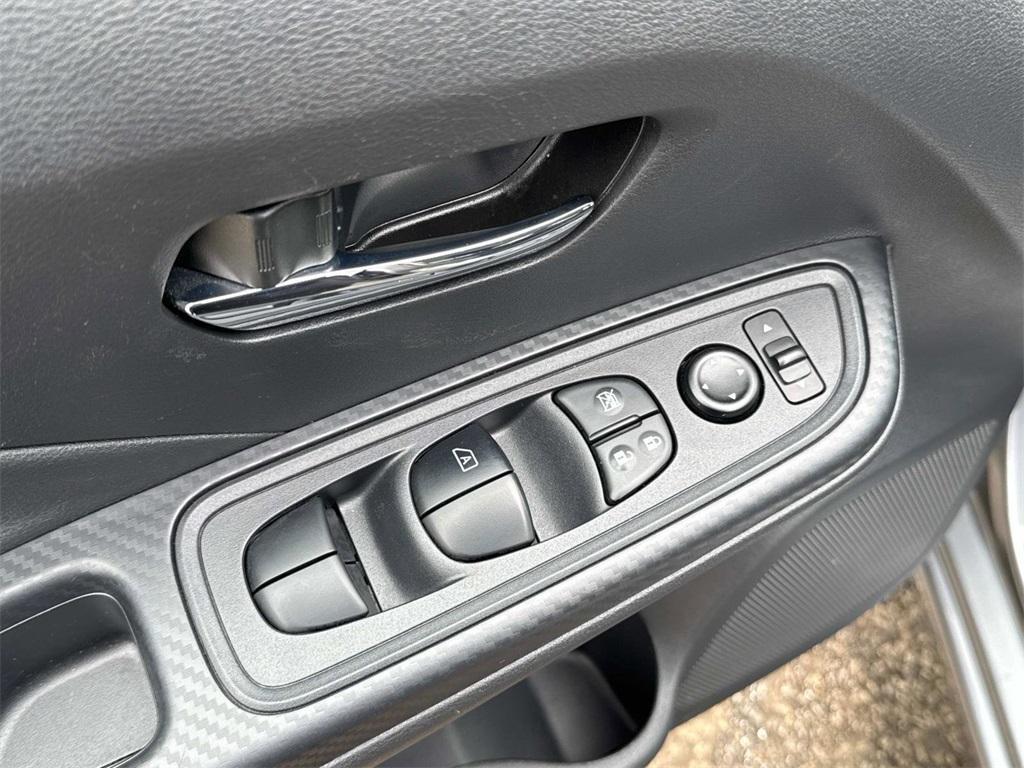 used 2023 Nissan Versa car