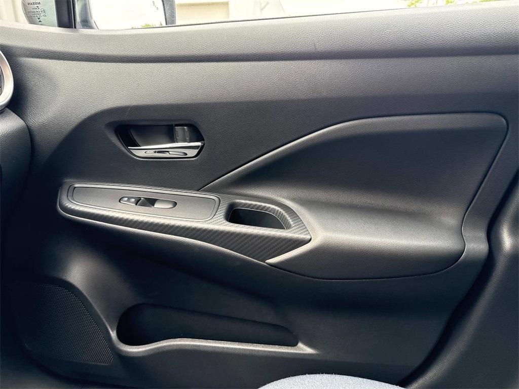 used 2023 Nissan Versa car