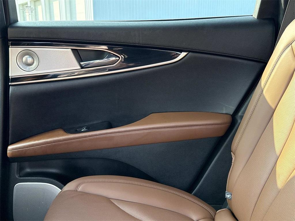 used 2022 Lincoln Nautilus car, priced at $43,200