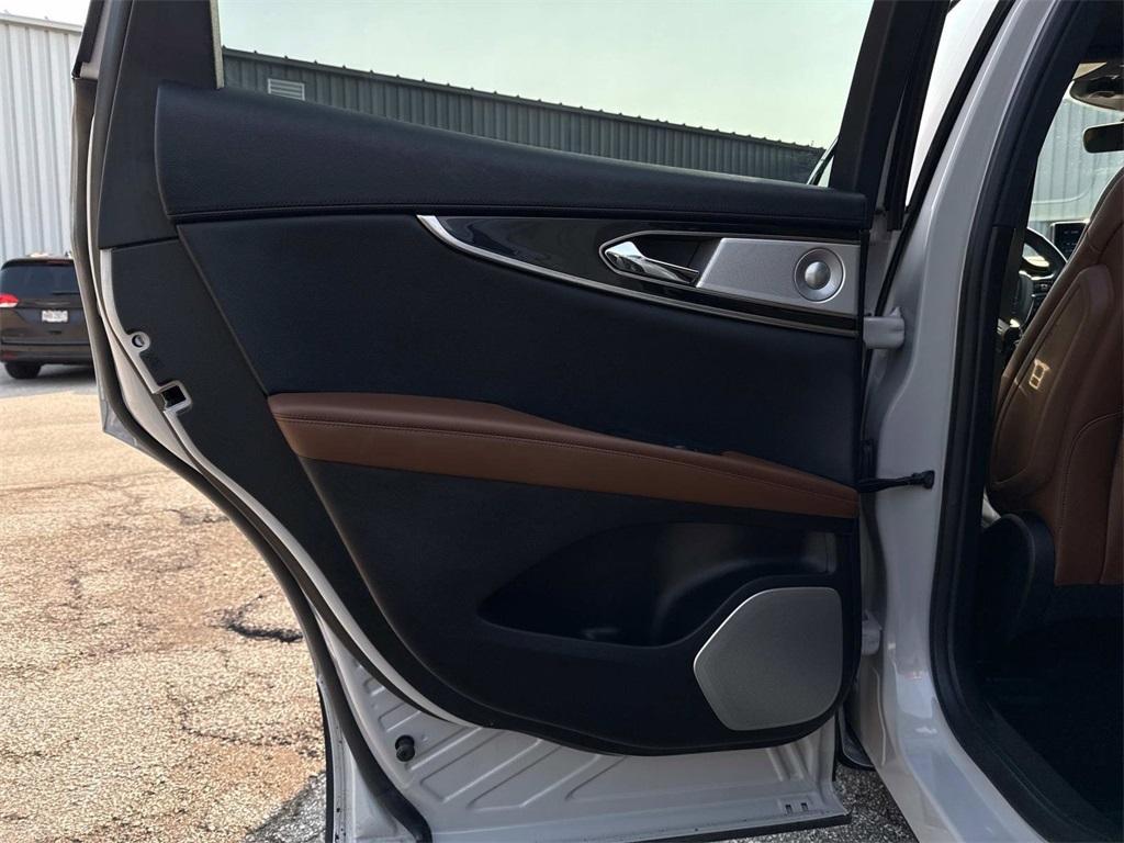 used 2022 Lincoln Nautilus car, priced at $43,200