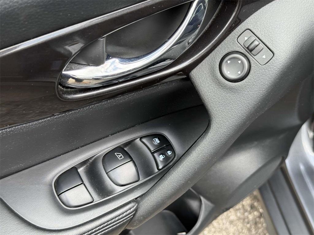 used 2019 Nissan Rogue car
