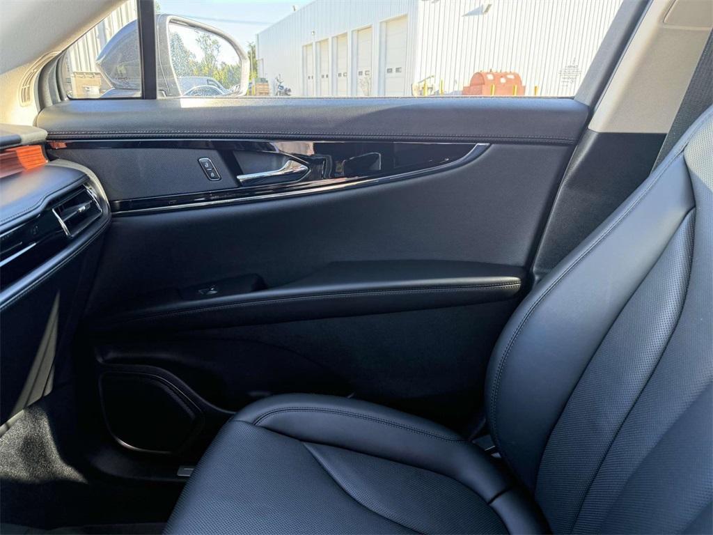 used 2023 Lincoln Nautilus car