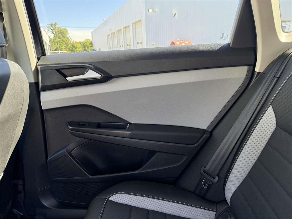 used 2022 Volkswagen Taos car