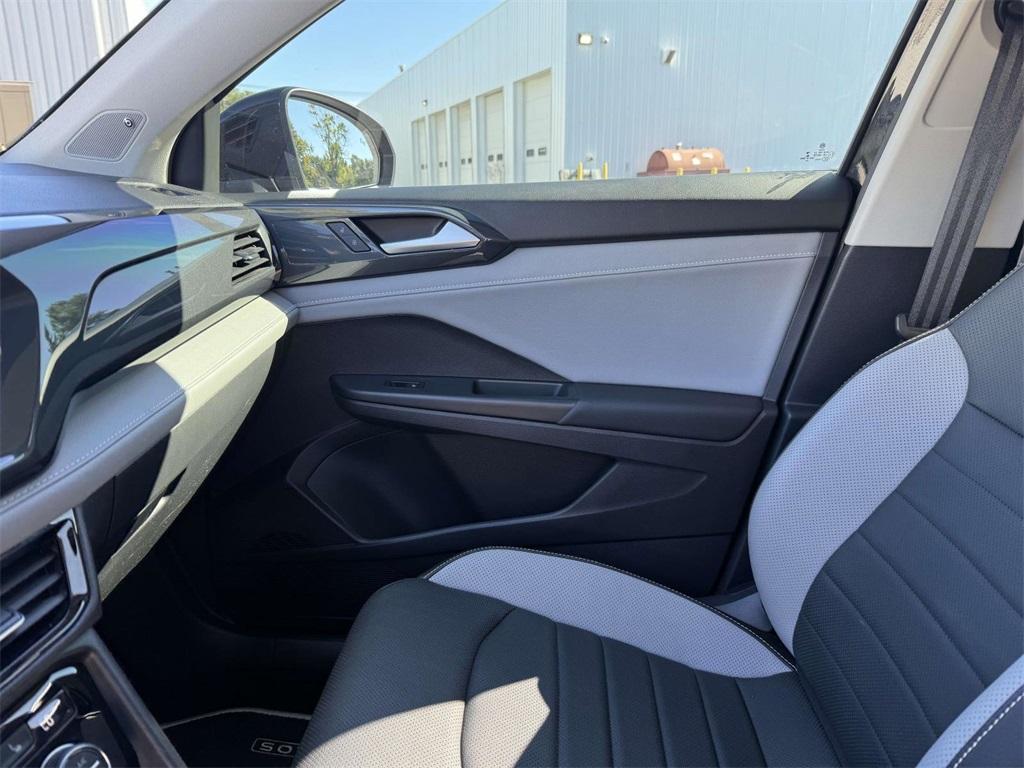 used 2022 Volkswagen Taos car