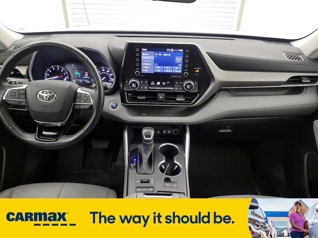 used 2021 Toyota Highlander car, priced at $36,998