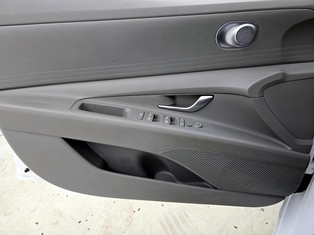 used 2022 Hyundai Elantra car, priced at $17,998