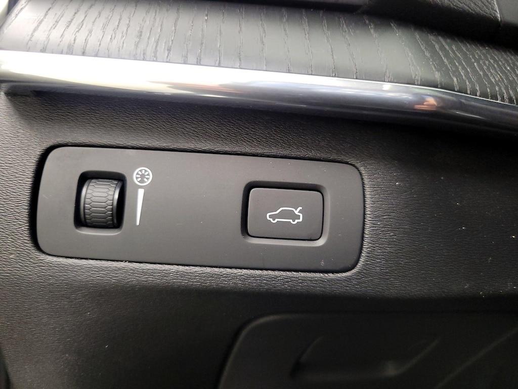 used 2020 Volvo XC90 car, priced at $24,998