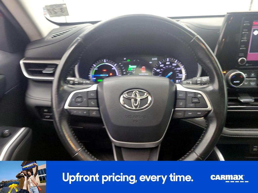 used 2022 Toyota Highlander Hybrid car, priced at $38,998
