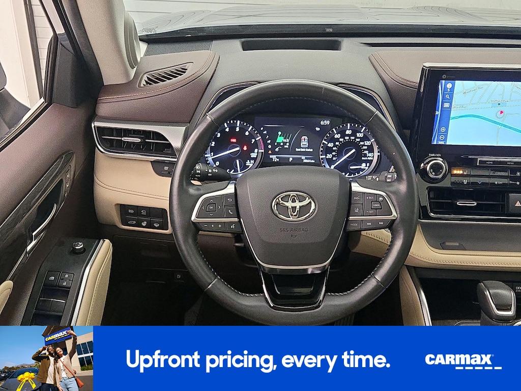 used 2020 Toyota Highlander car, priced at $36,998