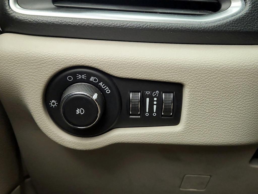 used 2023 Chrysler Pacifica car, priced at $29,998