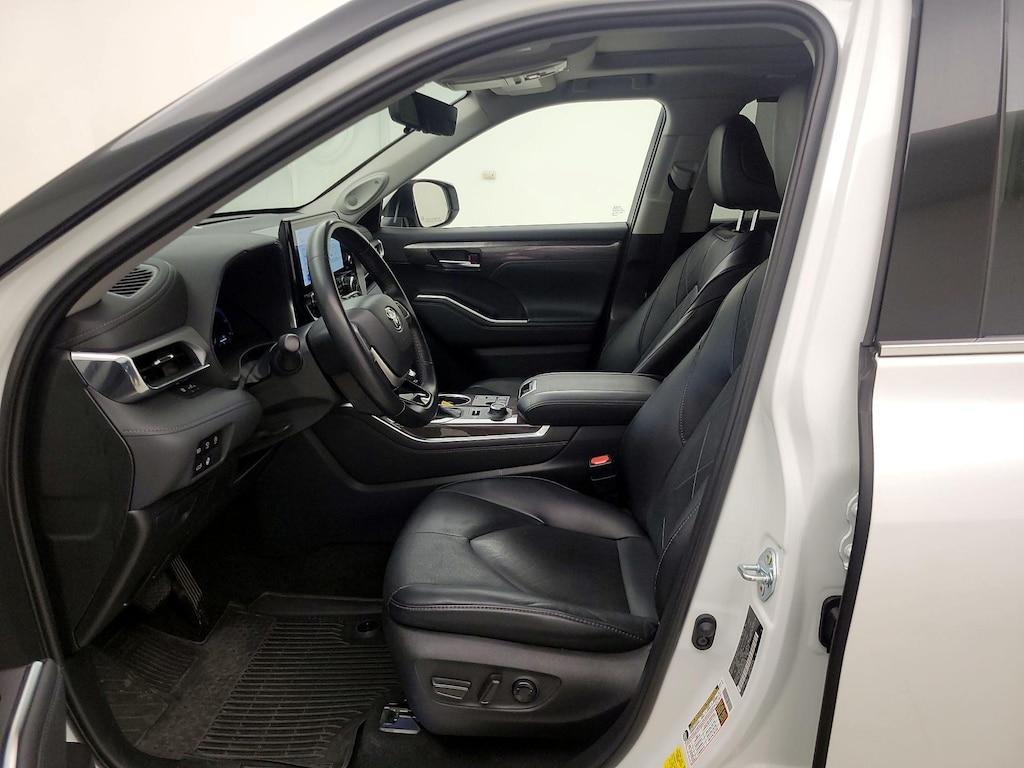 used 2023 Toyota Highlander car, priced at $45,998