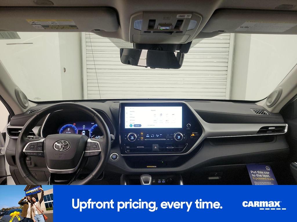 used 2023 Toyota Highlander car, priced at $45,998