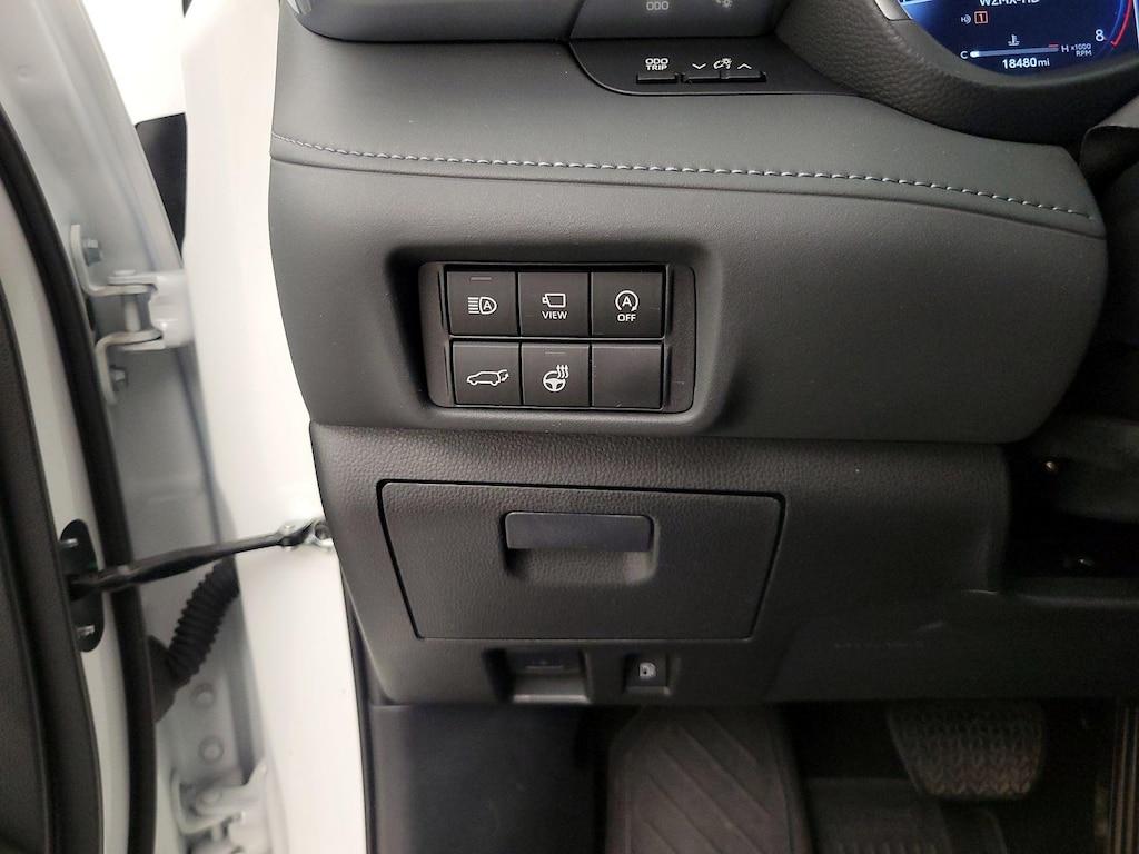 used 2023 Toyota Highlander car, priced at $45,998