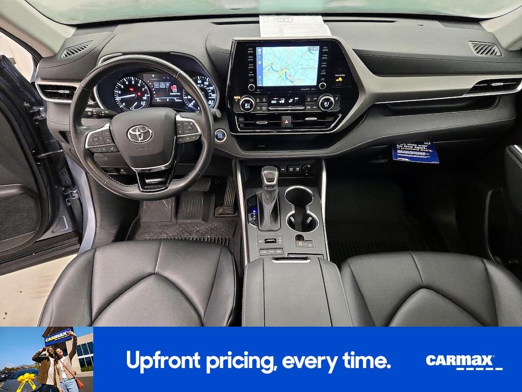 used 2021 Toyota Highlander car, priced at $34,998