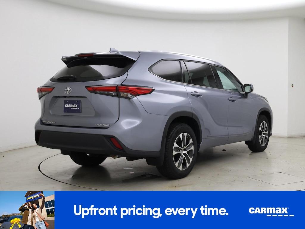 used 2021 Toyota Highlander car, priced at $34,998