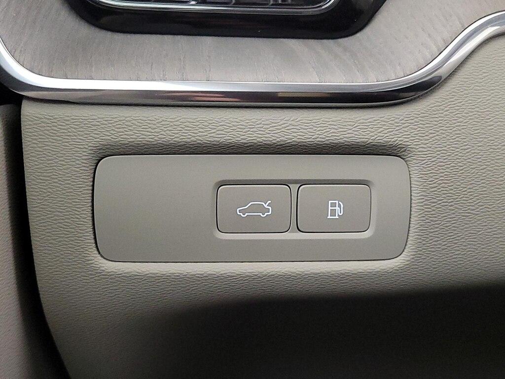 used 2024 Volvo XC60 Recharge Plug-In Hybrid car, priced at $46,998