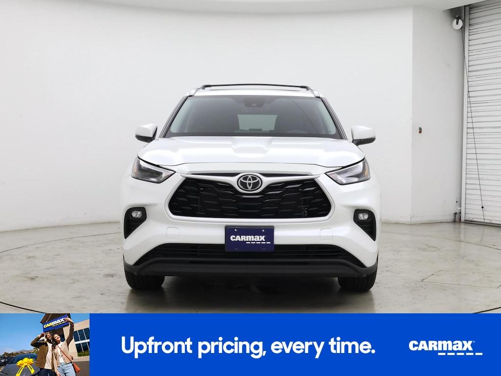 used 2022 Toyota Highlander car, priced at $35,998